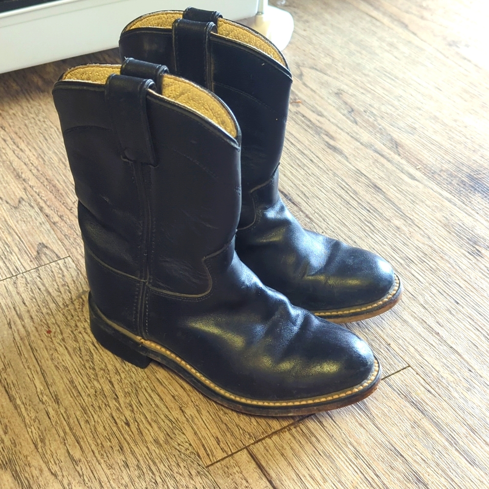 Youth Justin Boots size 10 and 1/2 black
